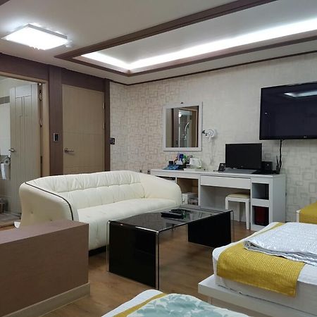 Raon Hotel Gwangyang  Exteriör bild